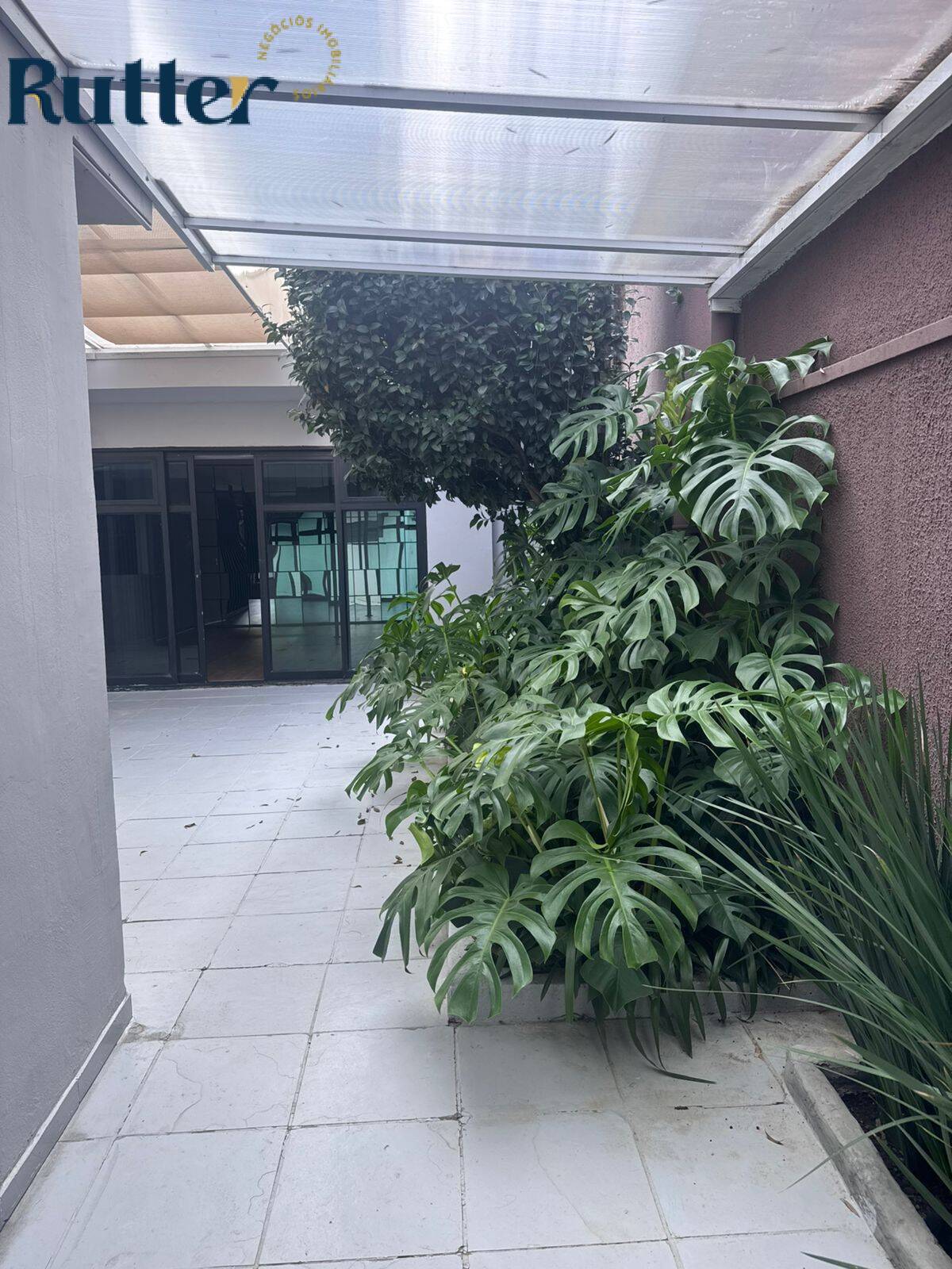 Casa à venda e aluguel com 5 quartos, 500m² - Foto 4