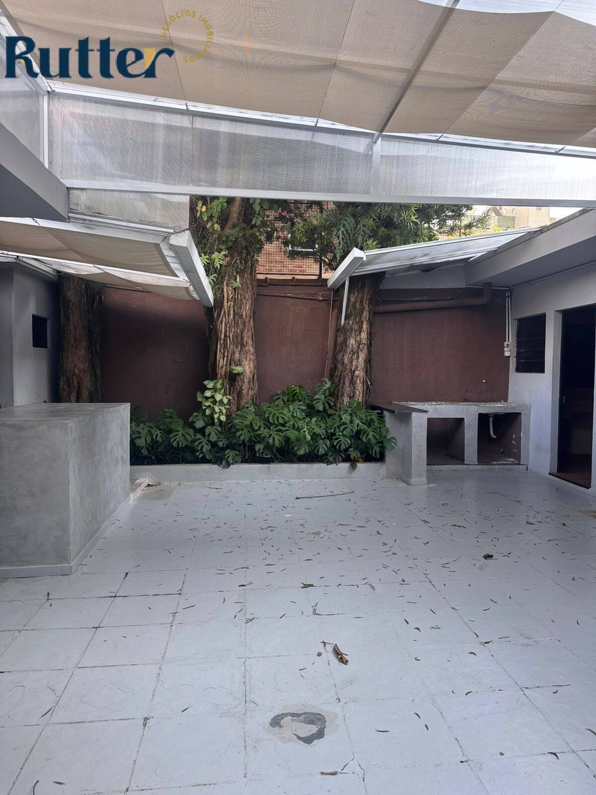 Casa à venda e aluguel com 5 quartos, 500m² - Foto 3