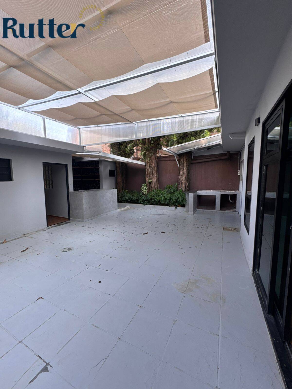 Casa à venda e aluguel com 5 quartos, 500m² - Foto 1