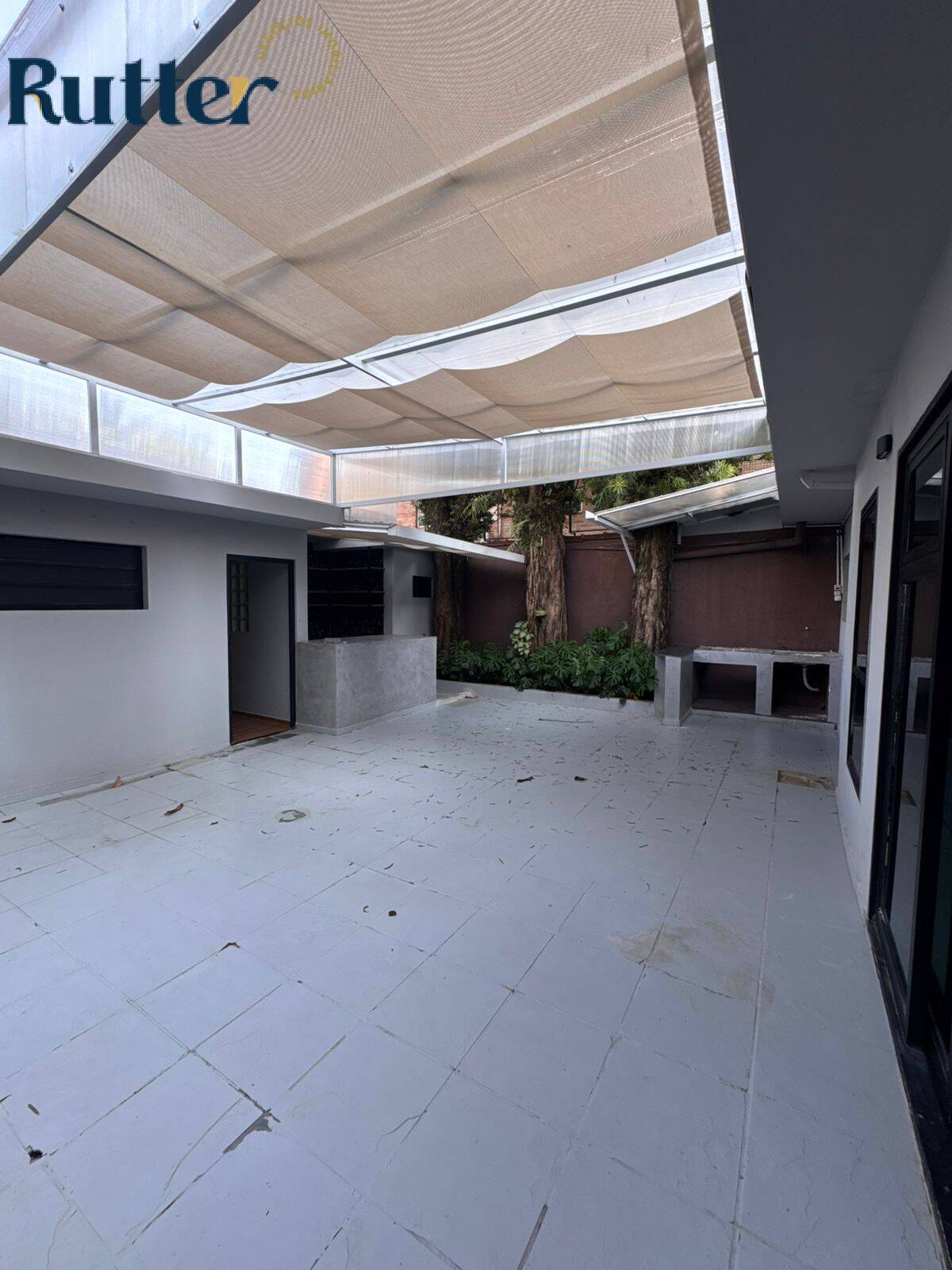 Casa à venda e aluguel com 5 quartos, 500m² - Foto 11