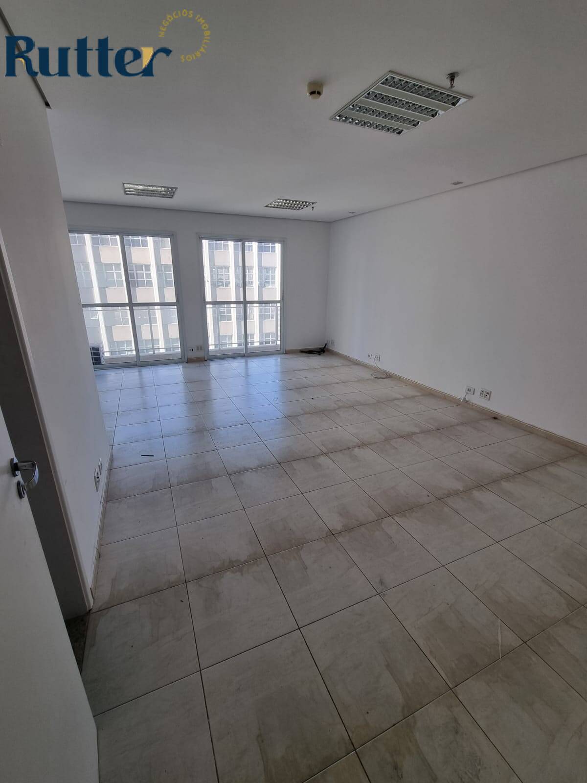 CONJUNTO COMERCIAL 40M NO BROOKLIN PAULISTA!