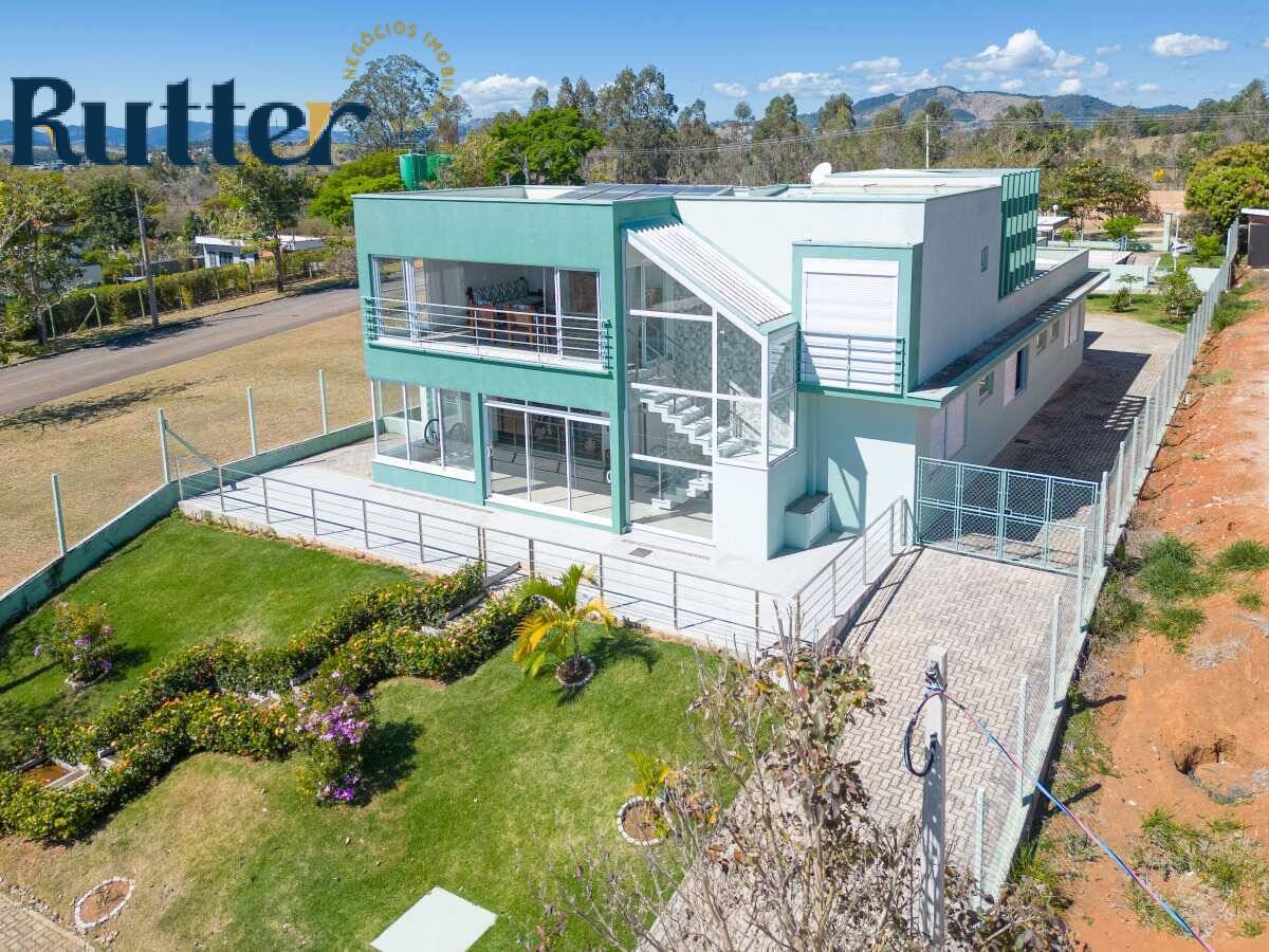Casa, 4 quartos, 1055 m² - Foto 1